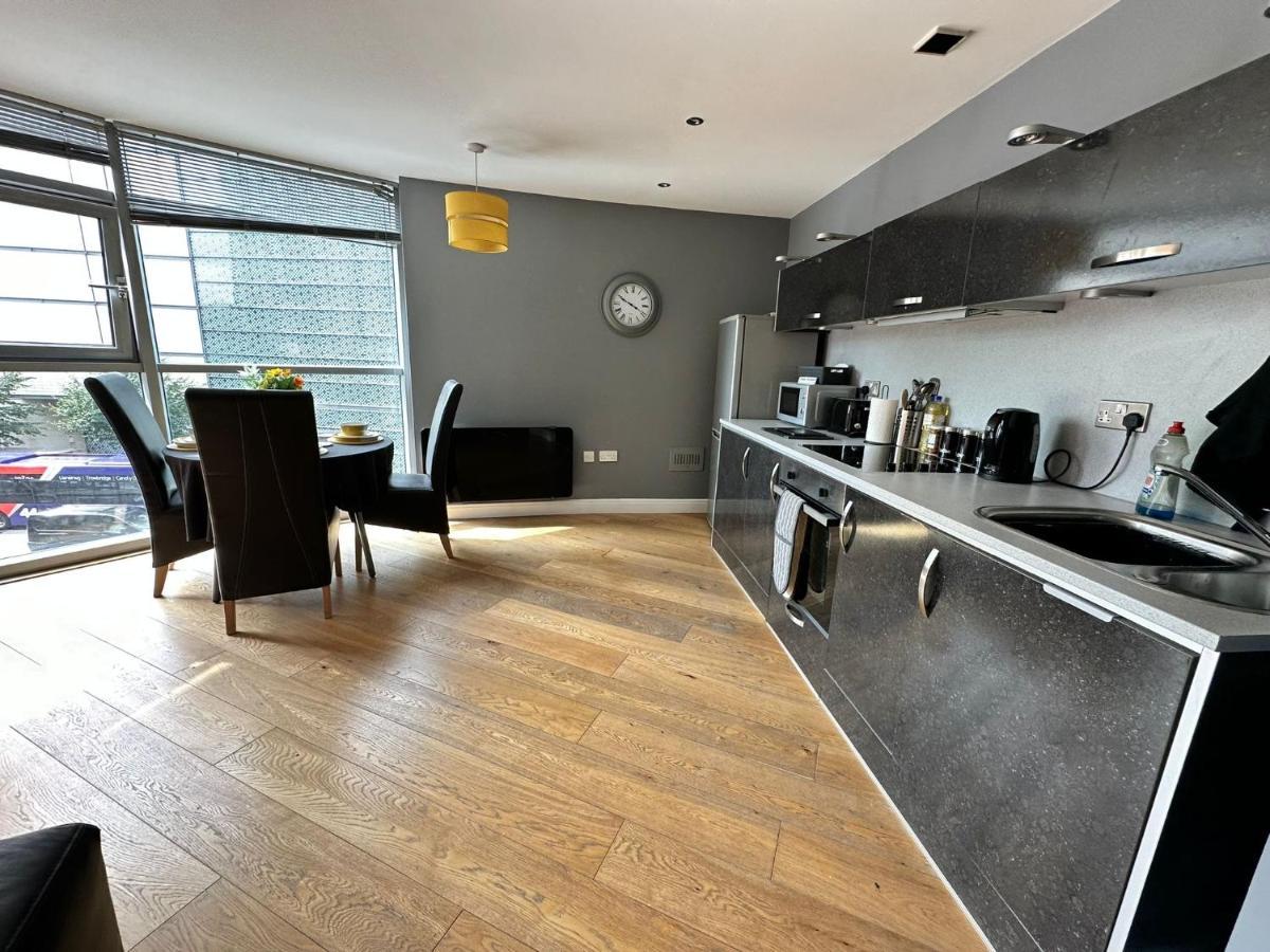 Fantastic And Modern City Centre Flat With Free Parking! Кардиф Екстериор снимка