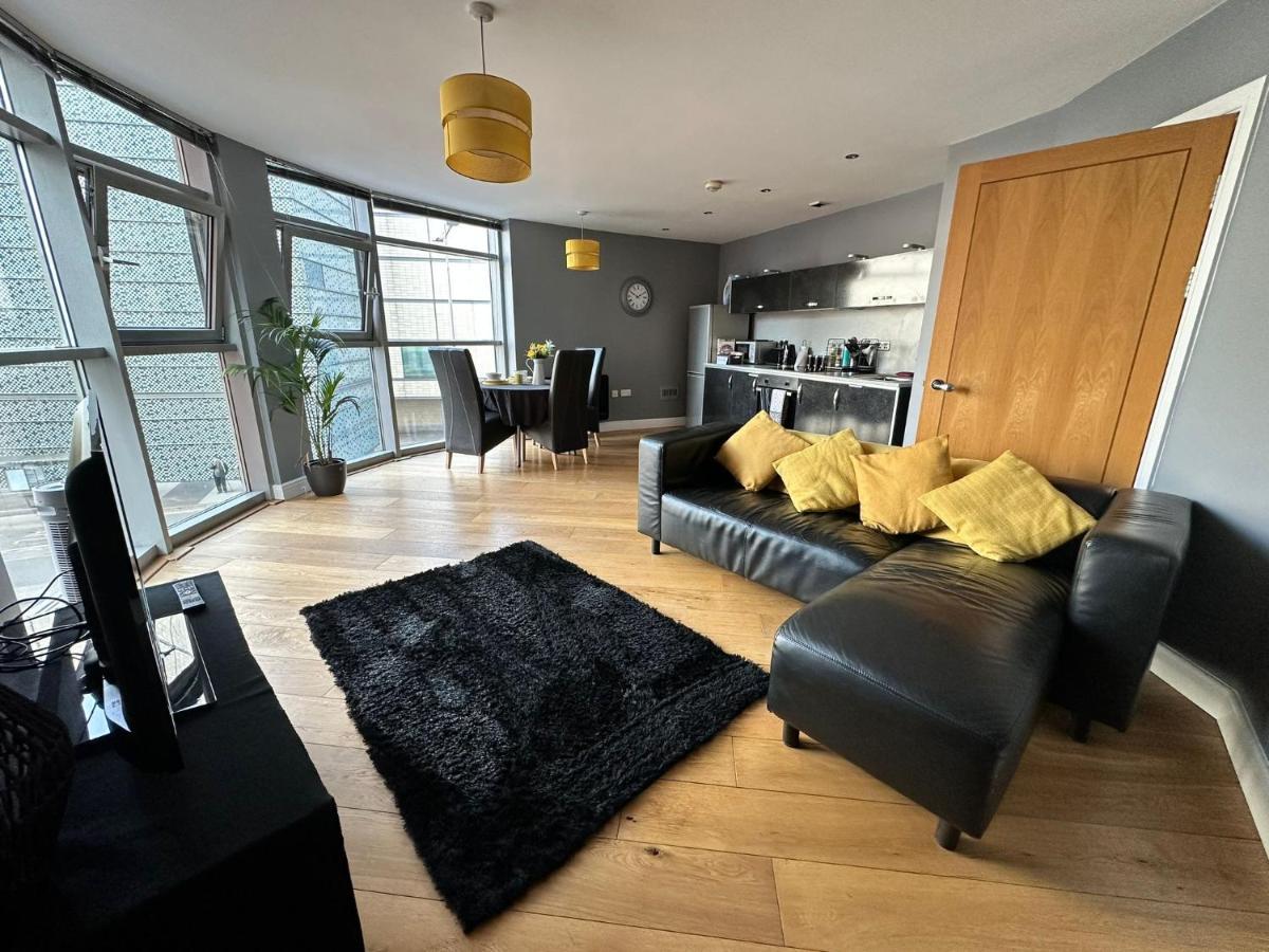 Fantastic And Modern City Centre Flat With Free Parking! Кардиф Екстериор снимка